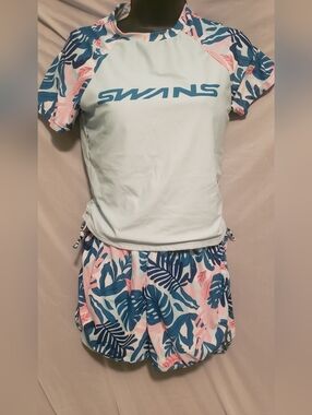 Girls Teen 16 Sm/med Woman Swim Suit 2 Pc UV Rash Guard